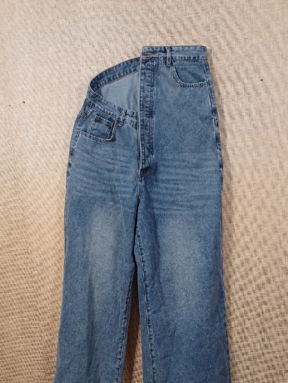 Straight-Leg Men's Denim Jeans in Medium Blue